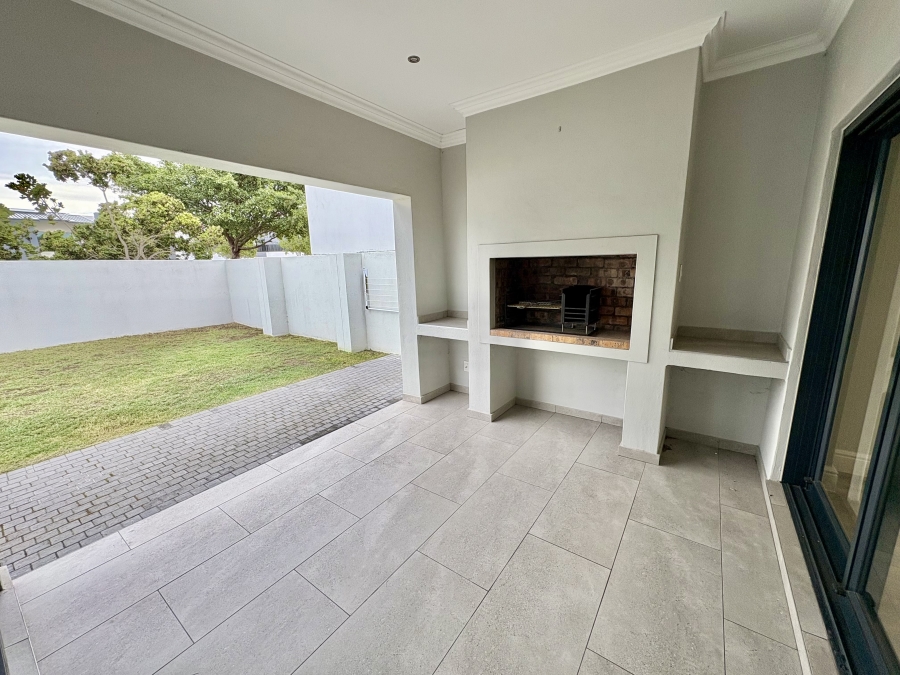 4 Bedroom Property for Sale in Sandown Western Cape
